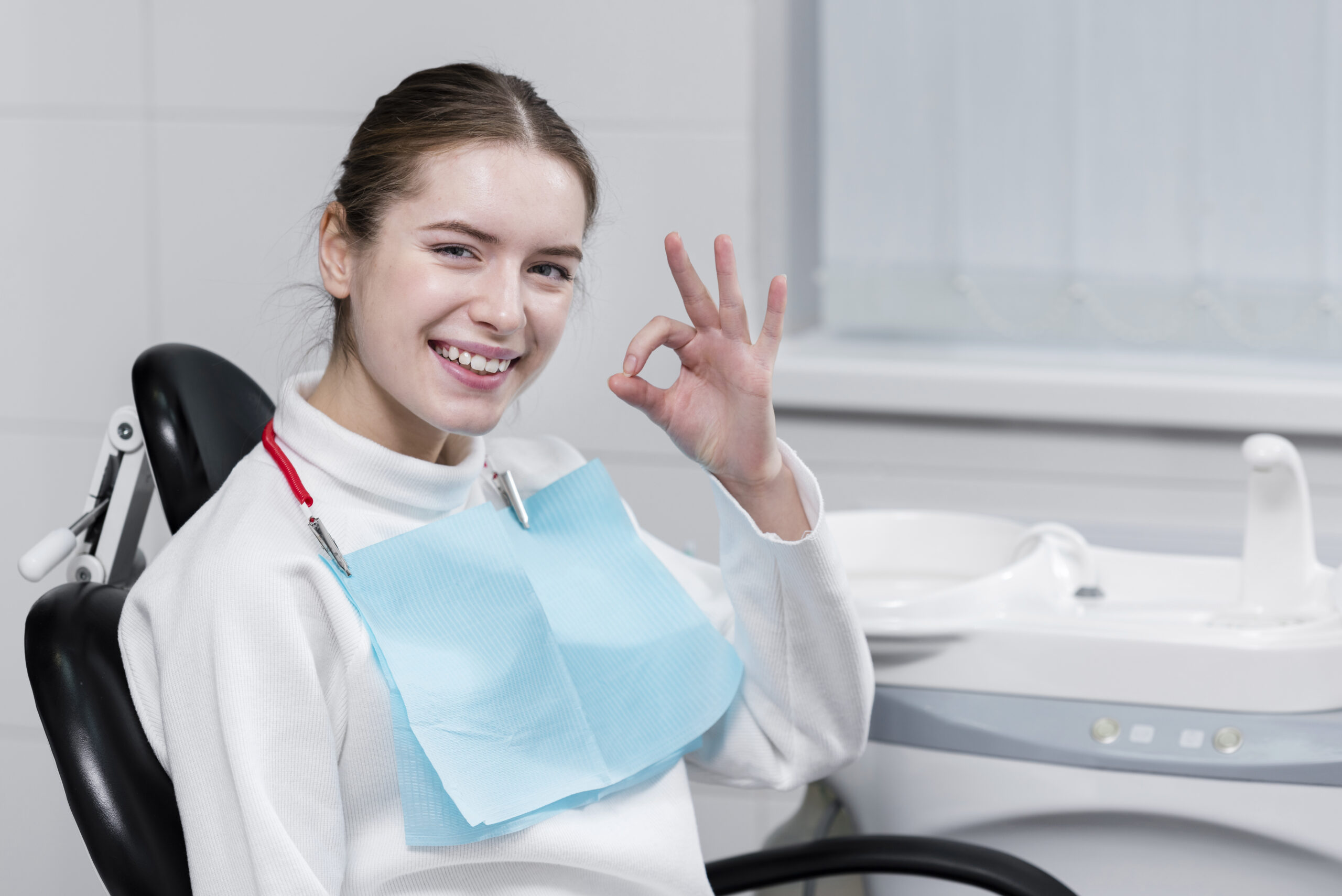 beautiful-woman-happy-dentist (1)